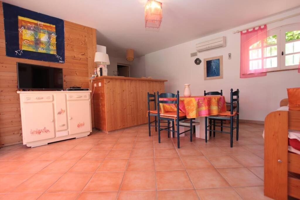 Ferienhaus Avec Piscine Et Climatisation Buzignargues